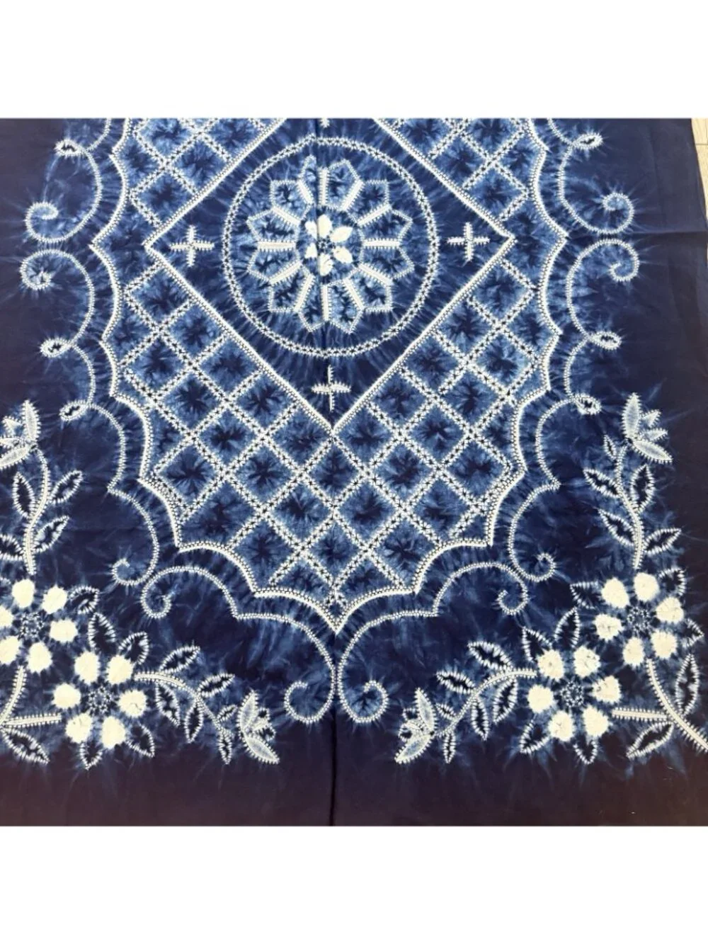 Handmade Indigo-dyed Shibori Tie-dye Tablecloth Floral Motif Center Medallion